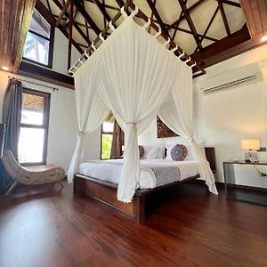 Single Bedroom Villa Beachfront